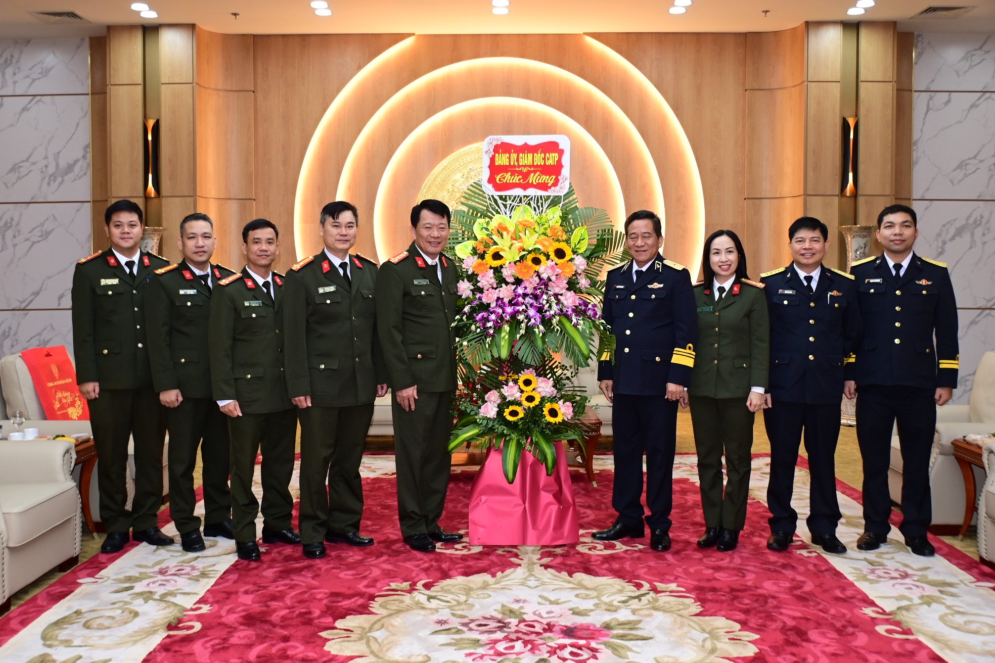 Công an thành phố chúc mừng 79 năm Ngày thành lập Quân đội nhân dân Việt Nam